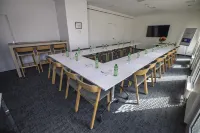 Holiday Inn Express GENEVA AIRPORT by IHG - sul mare