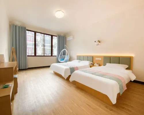 Vernal Cottage（QIYUN Scenic） โรงแรมในซิ่วหนิง