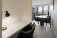 Oaks Melbourne Flemington Suites Hotels in Moonee Ponds