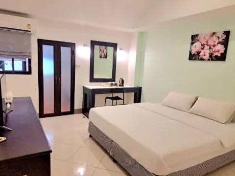 ห้องซูพีเรียร์ เตียงใหญ่ 1 เตียง