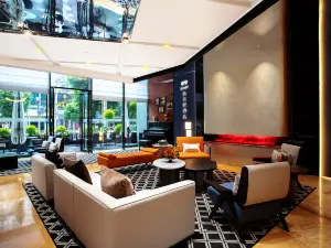 New Joy Hotel (Internatial Trade Spring Department Store Shopping)