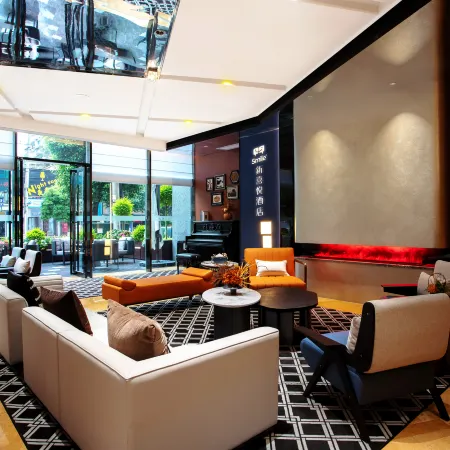 New Joy Hotel (Internatial Trade Spring Department Store Shopping)