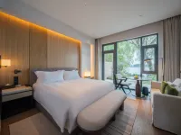 Deqing Luoyang Peninsula Radisson Manor