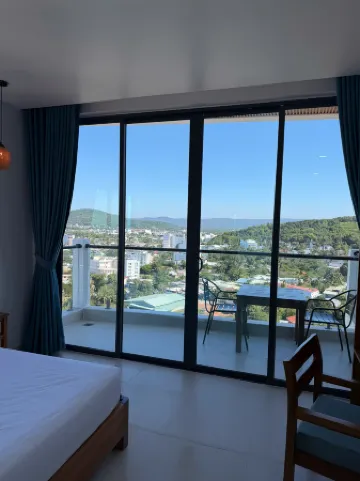 Alana Seaview Phu Quoc Hotel Отели рядом с достопримечательностью «Chinh Toa Dalat»