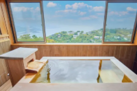 BBQ and sauna included | A high platform villa with a view of the sea and sky