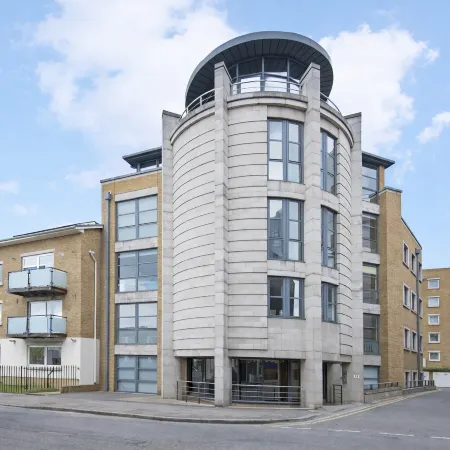 Roomspace Serviced Apartments - Cascades Court