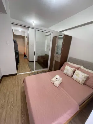 Verdon Parc Davao City with Balcony by darpm Hotel di 