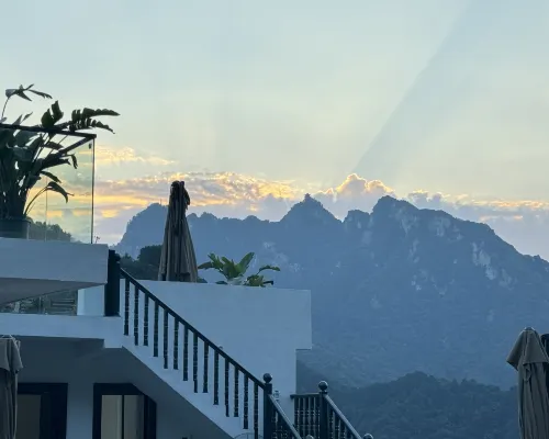 觀景台22號民宿 Hotels near Cuihua Mountain