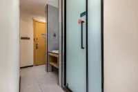 Fenghua Hotel (Guiyang Qingzhen Business College)