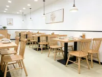 朋悅花園飯店（深圳灣口岸海上世界地鐵站店） 水湾附近的飯店