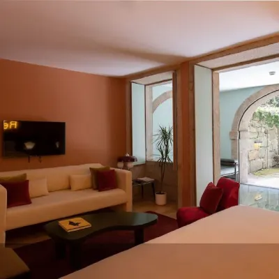 Almadina Smart Luxury Hotels near Museu do Vinho do Porto