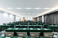 Shuanghe Zhongsheng International Hotel (Gudao Hot Spring Wellness Center)