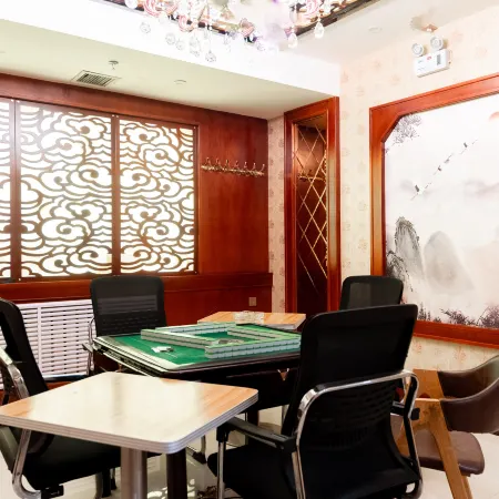 Golden Wheel Hotel