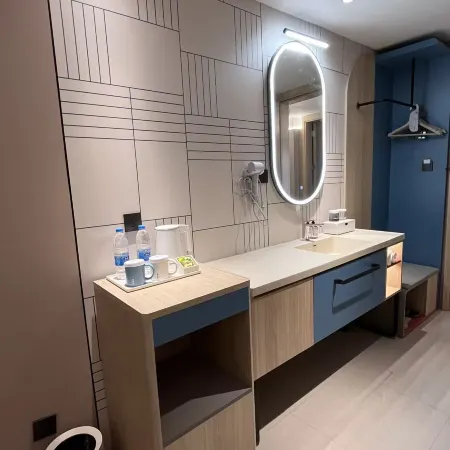 Homeinn · neo Hotel (Qingdao Zhanqiao Railway Station)