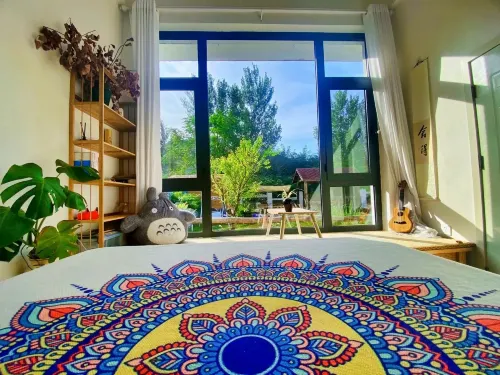 Yixian Banmuxintian Homestay - vue sur la montagne