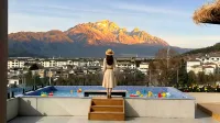 Beyond the Clouds · Golden Sunrise | Snow Mountain & Lake View Secret Garden Hote - 신규