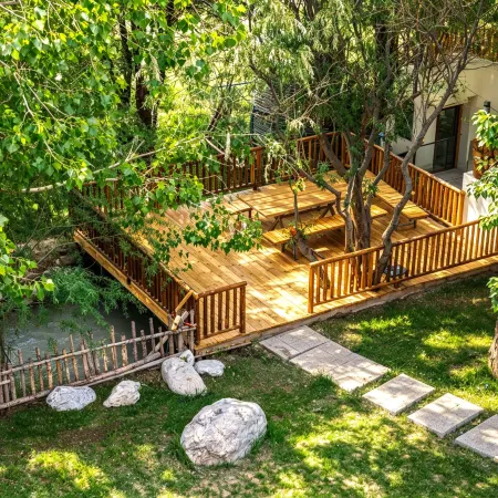 Banshanjian Xiyuan | Mid·Mountain Stream Manor Homestay (Guozigou Pasture)