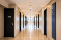 Amaris Hotel Senen Hotels near Senen