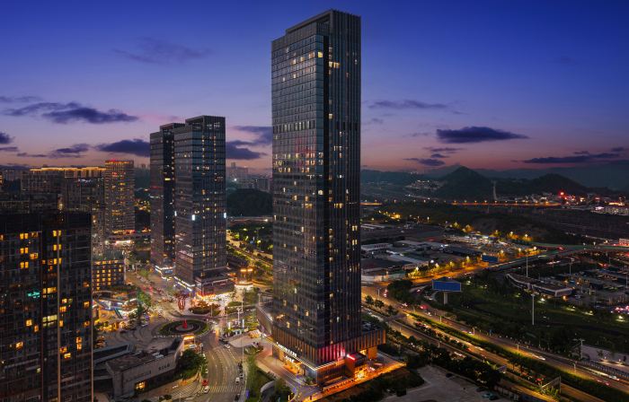 Guiyang North Railway Station West Square Madison Hotel