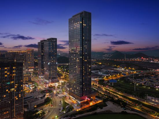 Guiyang North Railway Station West Square Madison Hotel