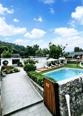 北京凡與不凡私湯溫泉民宿（古北口水鎮景區店）