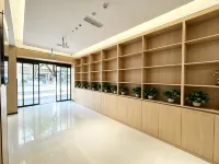 Super 8 Select Hotel (E‑Meishan High‑Speed‑Rail Station & Dafo‑Chanyuan Tourist‑Area Branch) - parking