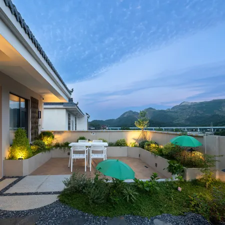 Floral Hotel·Lakeside Qingshe Hotel (Xiufeng Scenic Area, Lushan National Park)