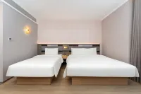 Homeinn Plus Hotel (Dalian Wafangdian Changxing Island Economic Zone) - parking