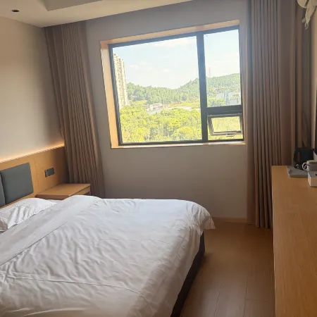 Zhouming Yuxiang Express Hotel (Suining Railway Station)