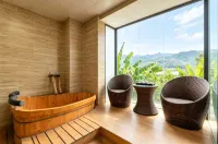 Linyu Huaxi Hot Spring Holiday Hotel - balcony