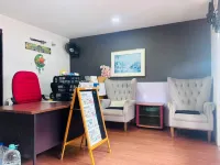 Hotel Traveler's Majestic Retreat, Located in the Heart of Melaka - 홈스테이