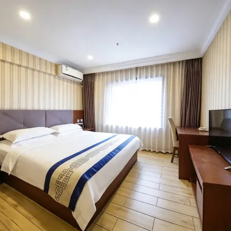 Longkou Zhonglai Business Hotel