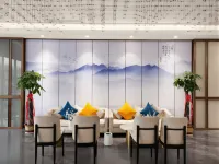 Merlinhod Hotel (Xianyang Sanyuan Bus Station) - parking