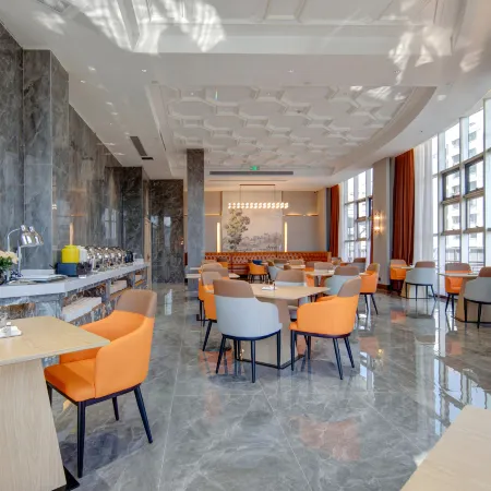 Vienna International Hotel QuzhouShuitingmen Guojin Center