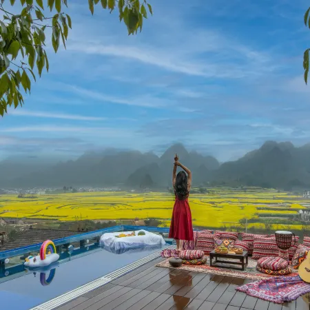 Xingyi Wanfenglin Yuejingwan Hotel