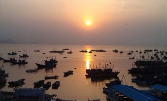 Venice Crown Holiday Center