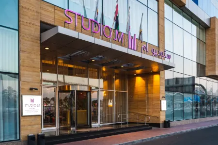 Studio M Arabian Plaza Hotel & Hotel Apartments