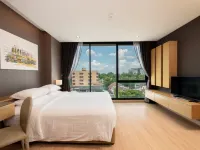 Sanae' Hotel Nimman Hotels near Infinity Club