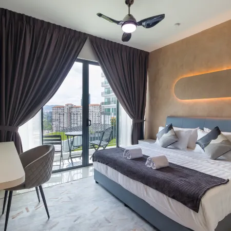 Datum Jelatek Sky Residence KLCC, Five Senses