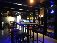 โรงแรม Greenage ที่ Sutera Avenue Kota Kinabalu - ที่มีบาร์