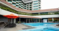 The Heritage Hotel Manila - Pools