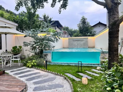 Tonglu OMG Darling House Отели рядом с достопримечательностью «Jiuxian Fenshuizhen Jiulong Temple»