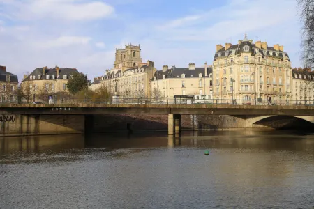 Appart'hôtel Odalys City Rennes Lorgeril Отели рядом с достопримечательностью «Университет Ренн 1»