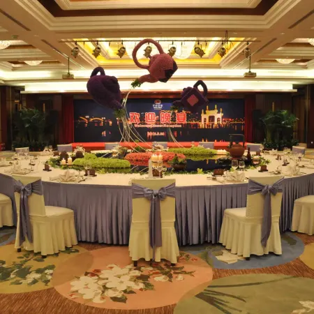 Yixing Hotel