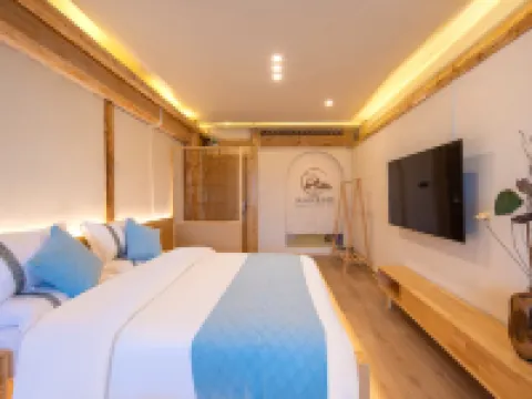 Yueshang Mountain Viewing Courtyard Hotels in Lijiang