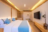 Yueshang Mountain Viewing Courtyard Hotels in Lijiang