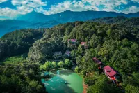Jiuluzhai Scenic Area Wooden Villa