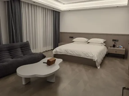 Jinyun AI She Homestay (Xiandu Scenic Area) Отели рядом с достопримечательностью «Zhutan Mountain»