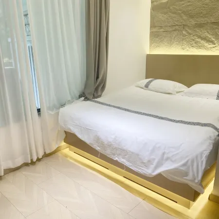 Cloud View Hotel (Beijing New World) Отели рядом с достопримечательностью «Железнодорожный вокзал Пекина»
