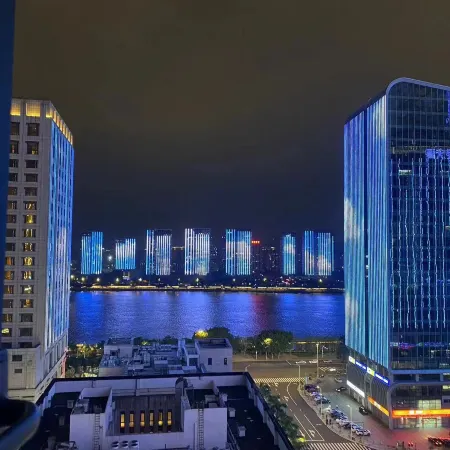 Light·Fuguang Apartment (Fuzhou Financial Street Wanda) Отели рядом с достопримечательностью «Река Миньцзян»